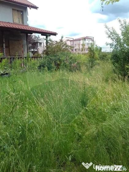 Casă cu 5 camere cu Teren 619 Mp în Domnești