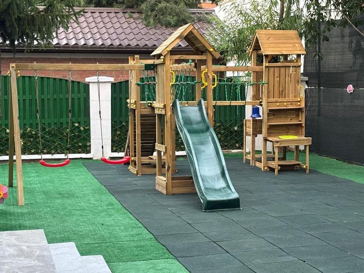 Casă individuală cu 5 camere cu Canalizare în Pipera