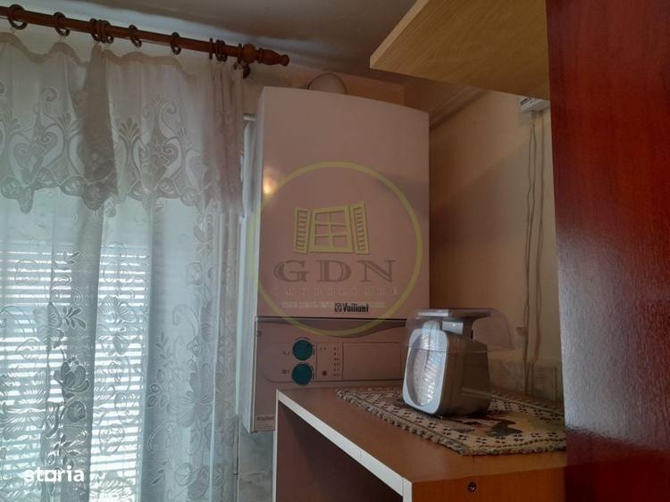 Apartament cu 2 camere decomandat în Hurez