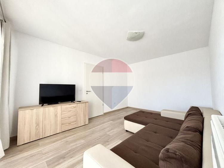 Apartament cu 2 camere decomandat în Tractorul