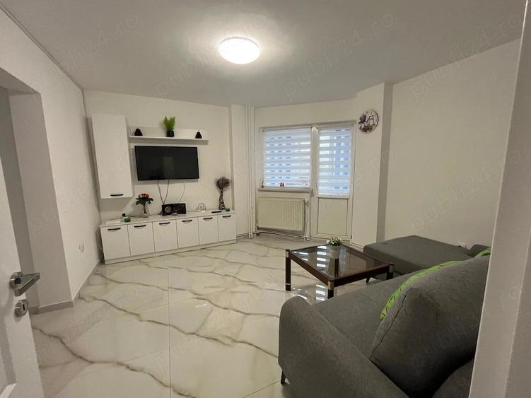 Apartament cu 2 camere semidecomandat în 9 Mai