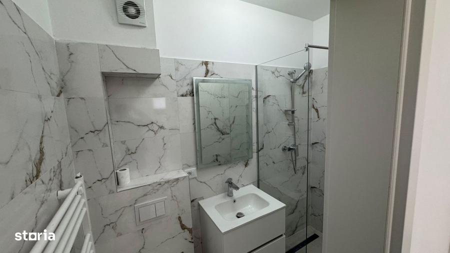 Apartament cu 3 camere, mobilat în Tractorul