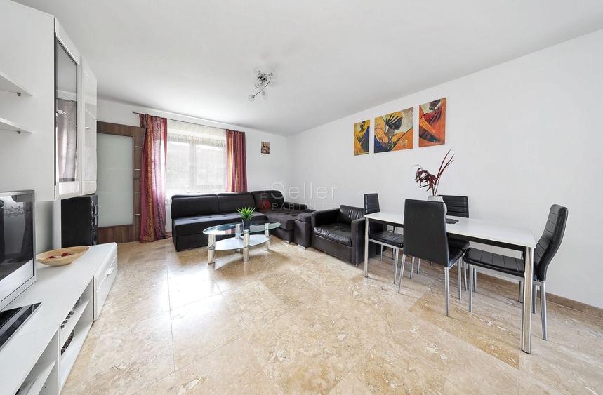 Casă individuală cu 6 camere cu Canalizare în Central