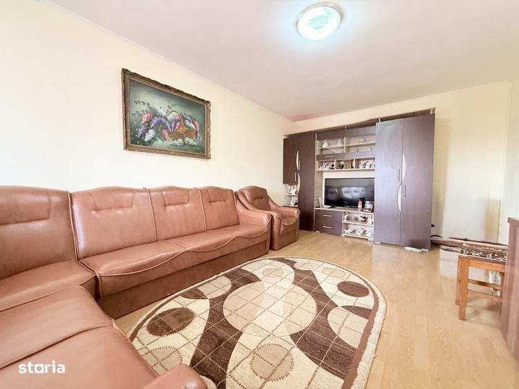 Apartament cu 3 camere decomandat în Anda