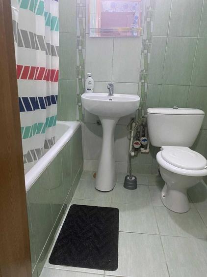 Apartament cu 2 camere semidecomandat în Berceni