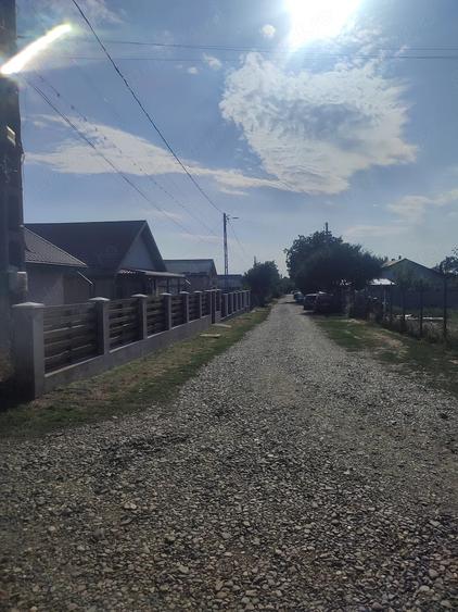 Teren de 905 mp, în Popricani