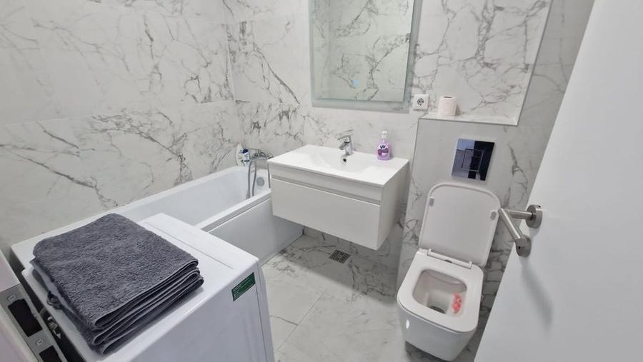 Apartament cu 3 camere decomandat în Ștefan cel Mare