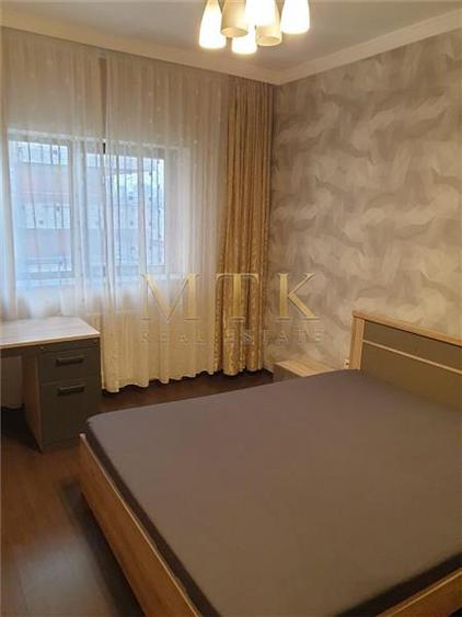 Apartament cu 4 camere decomandat, mobilat în Tei