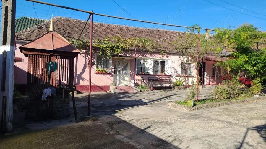 Casă cu 1 camere cu Teren 1390 Mp în Tinca