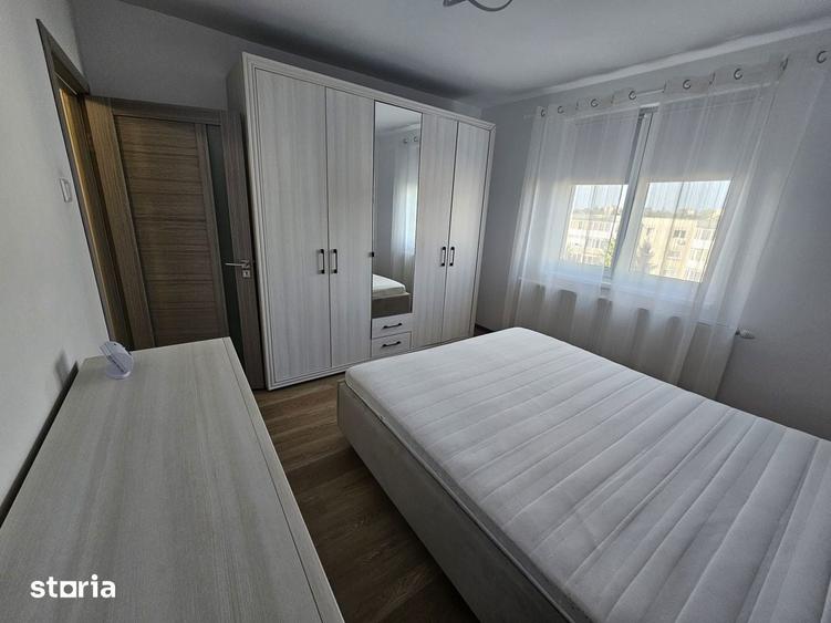 Apartament cu 3 camere decomandat în Astra
