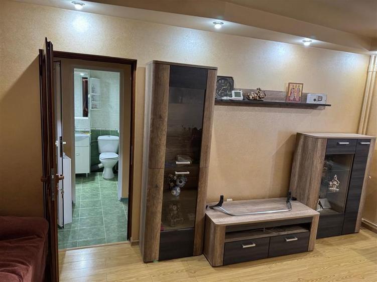 Apartament cu 2 camere semidecomandat în Vest - Lamâița