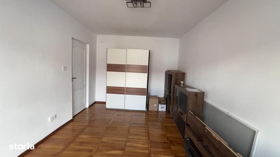 Apartament cu 2 camere decomandat în Petros