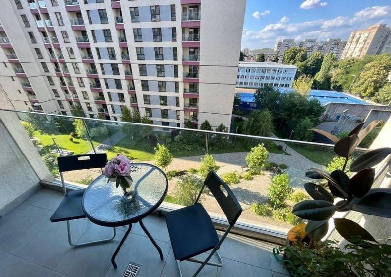 Apartament cu 2 camere decomandat, mobilat în Politehnica