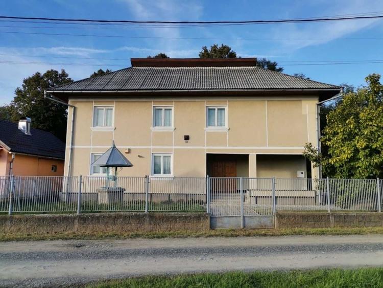 Casă cu 4 camere în Ocoliș