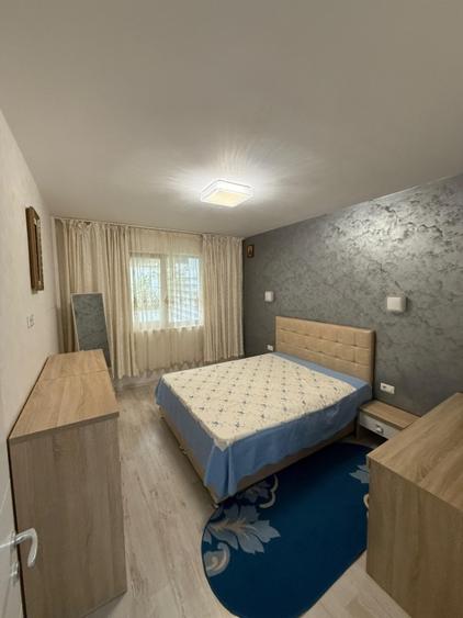Apartament cu 3 camere semidecomandat, mobilat în Valea Lupului