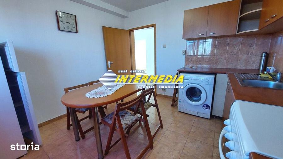 Apartament cu 3 camere decomandat în Ciupercenii Noi