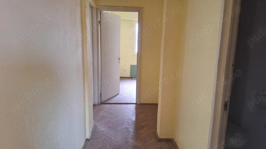 Apartament cu 3 camere semidecomandat în Ultracentral