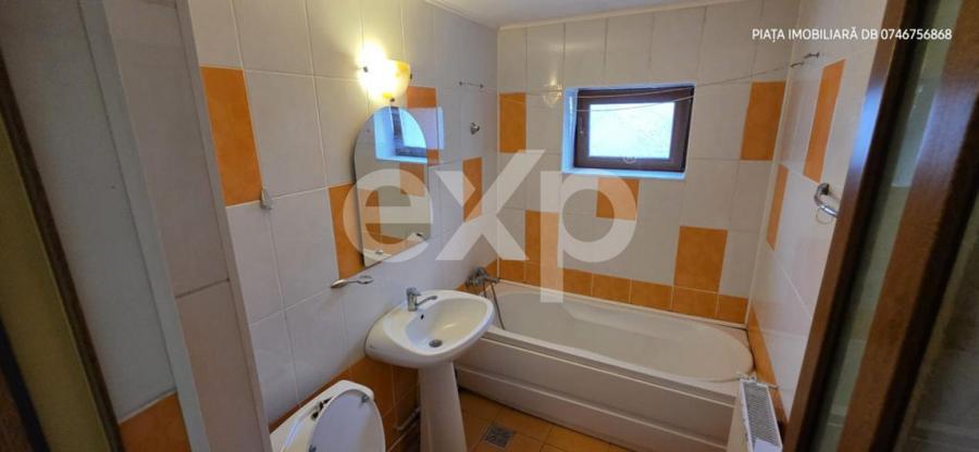 Apartament cu 4 camere decomandat, mobilat în Central