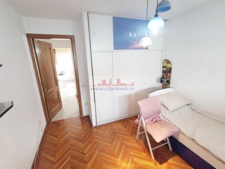 Apartament cu 3 camere decomandat în Banu Manta