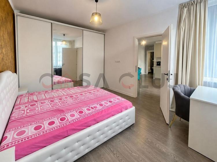 Apartament cu 3 camere semidecomandat, mobilat în Central