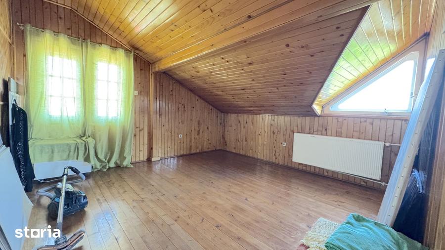 Casă cu 10 camere cu Teren 990 Mp în Sălaj