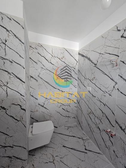 Penthouse cu 3 camere semidecomandat în Splaiul Unirii