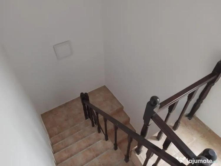 Casă cu 3 camere în Central