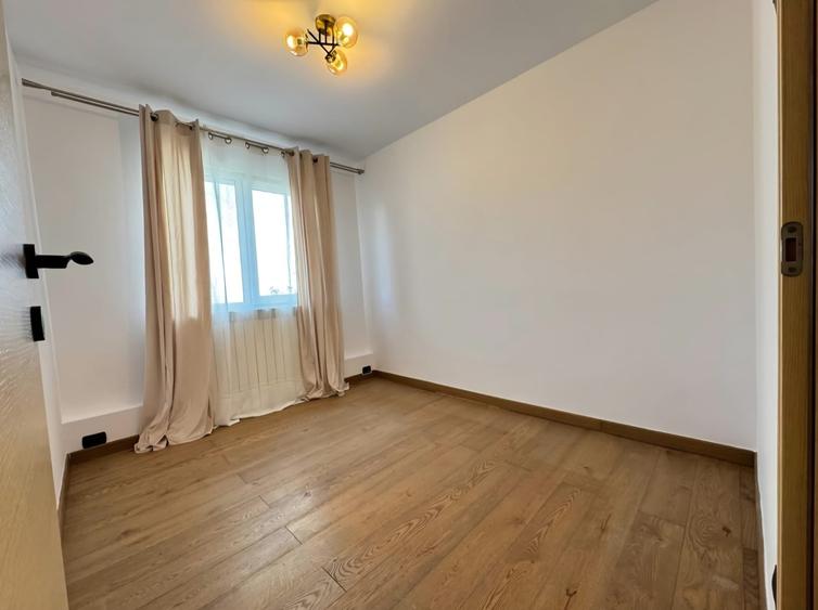 Apartament cu 4 camere în Mircea cel Bătrân