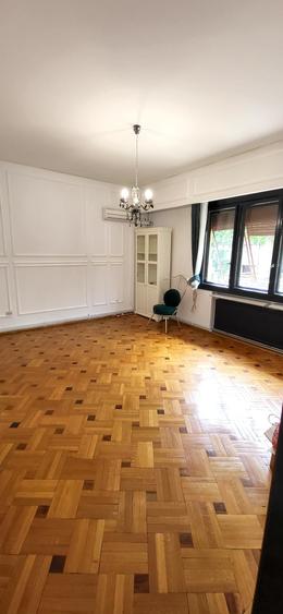 Casă individuală cu 11 camere cu Teren 400 Mp în Primăverii