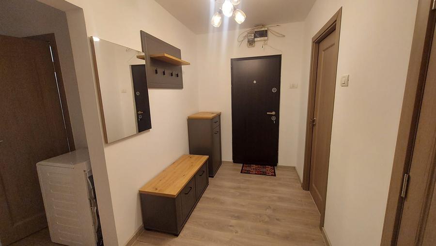 Apartament cu 3 camere decomandat în Drumul Taberei