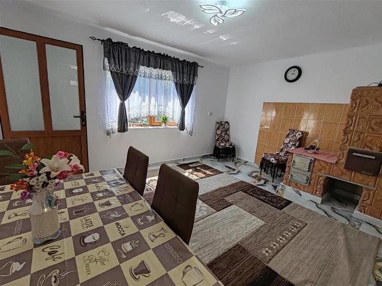 Casă individuală cu 2 camere cu Canalizare în Zizin