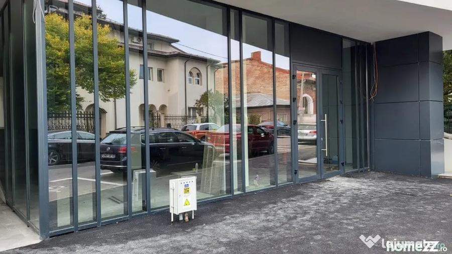 Spațiu comercial, de 320 mp, în Parcul Carol