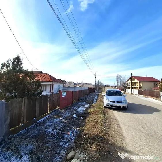Casă cu 2 camere cu Teren 3860 Mp în Central