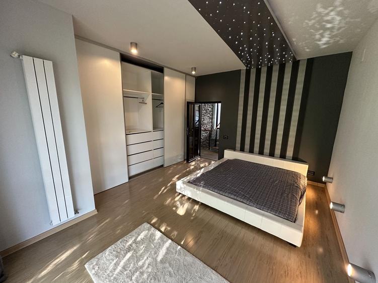Duplex cu 3 camere cu Canalizare în Lipovei