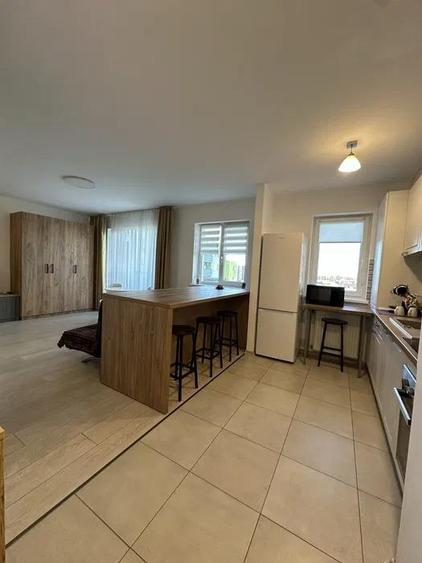 Apartament cu 2 camere nedecomandat, mobilat în Tractorul