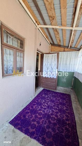 Casă cu 3 camere în Teiu