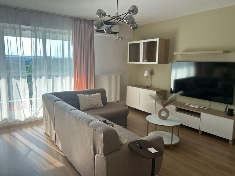 Apartament cu 3 camere semidecomandat în Antiaeriană