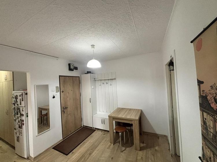 Apartament cu 3 camere decomandat în Dâmbu Pietros