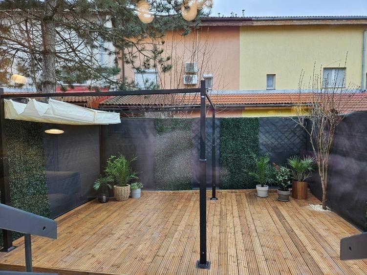 Casă cu 5 camere cu Canalizare în Vest