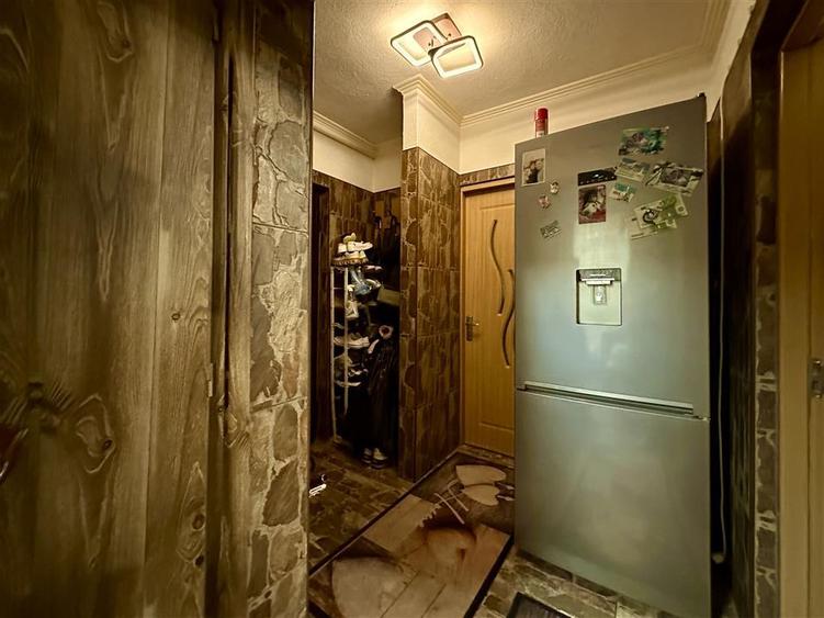 Apartament cu 2 camere decomandat în Boul Roșu