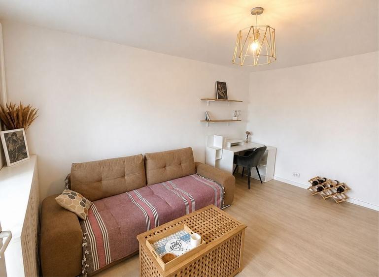 Apartament cu 2 camere decomandat în Rovine
