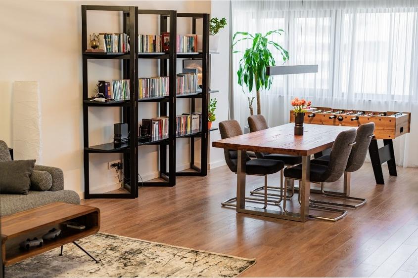 Apartament cu 2 camere semidecomandat, mobilat în Central