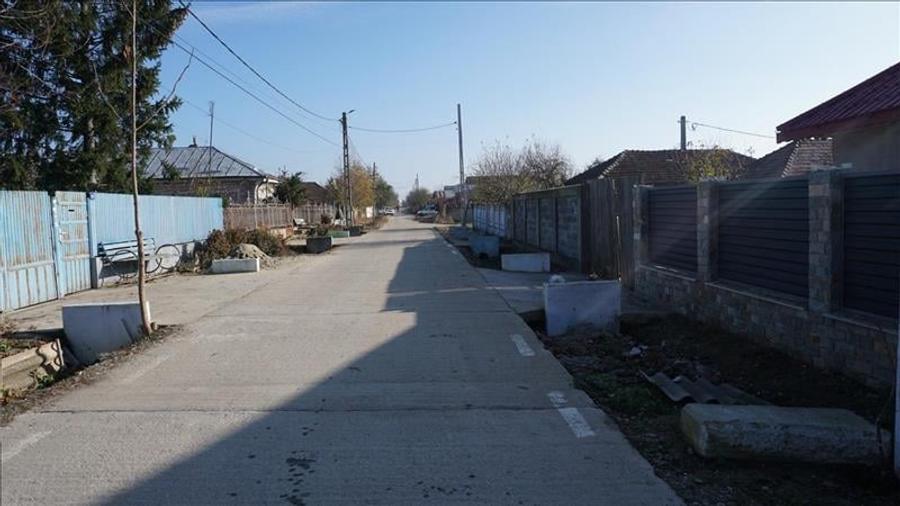 Casă individuală cu 4 camere cu Teren 2066 Mp în Ghindeni