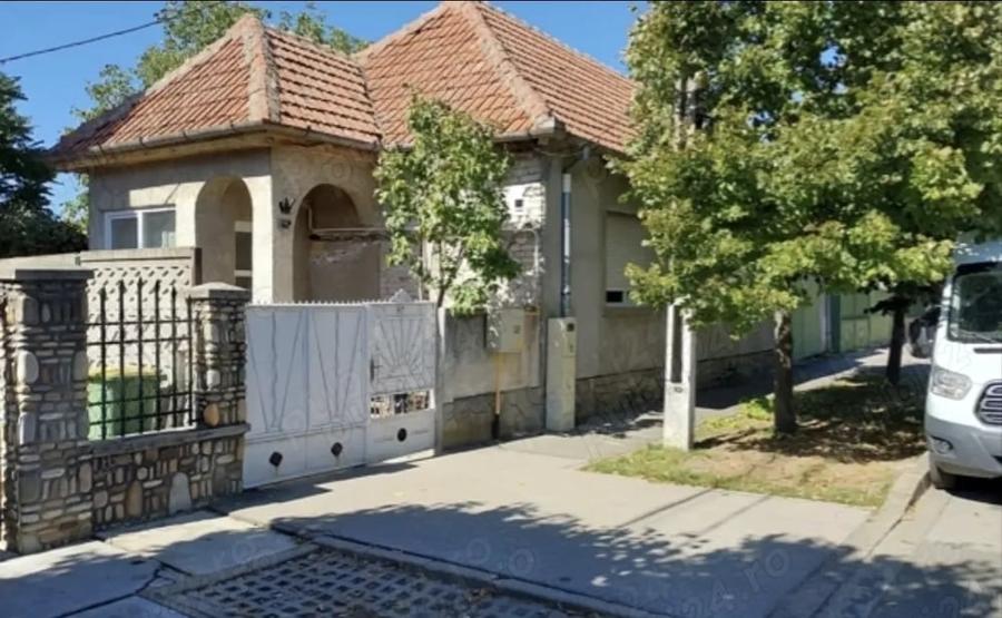 Casă cu Teren 1325 Mp în Ronaț
