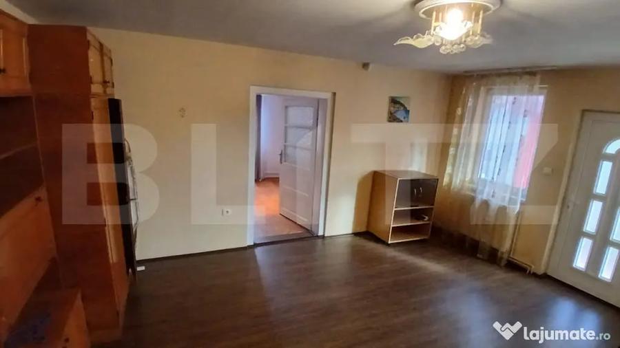 Casă cu 4 camere cu Teren 1182 Mp în Central