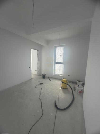 Apartament cu 4 camere semidecomandat, mobilat în Eminescu