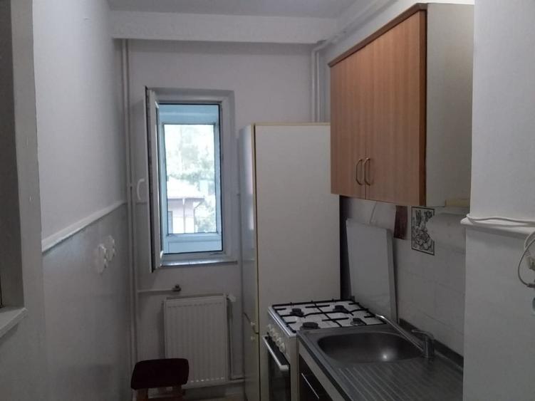 Apartament cu 3 camere decomandat în Tătărași