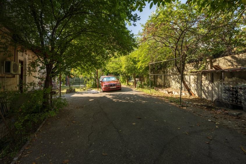 Apartament cu 3 camere semidecomandat în Eminescu