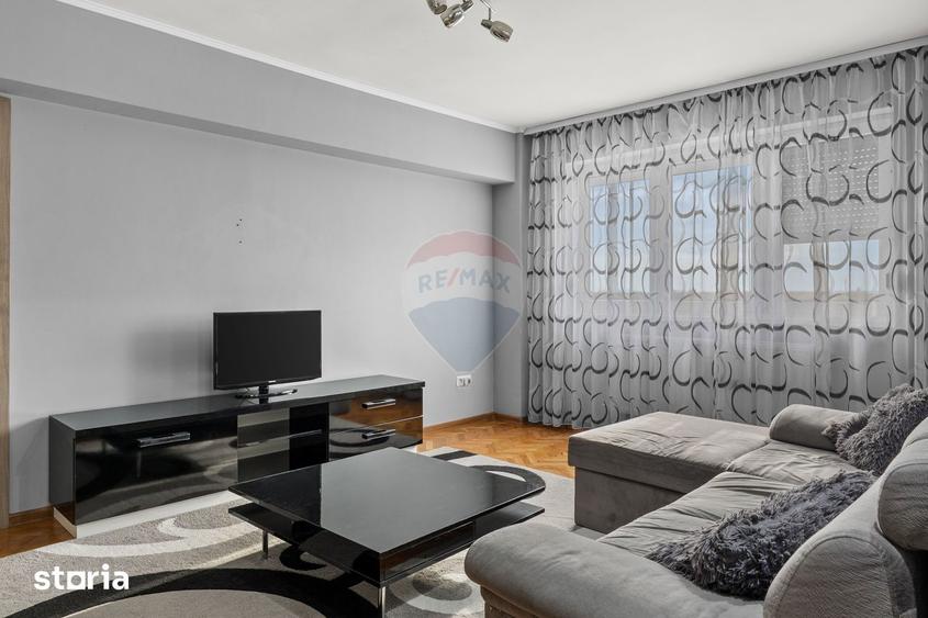 Apartament cu 3 camere, mobilat în Boul Roșu