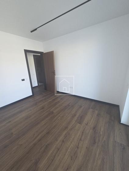 Apartament cu 3 camere decomandat în Ștrand